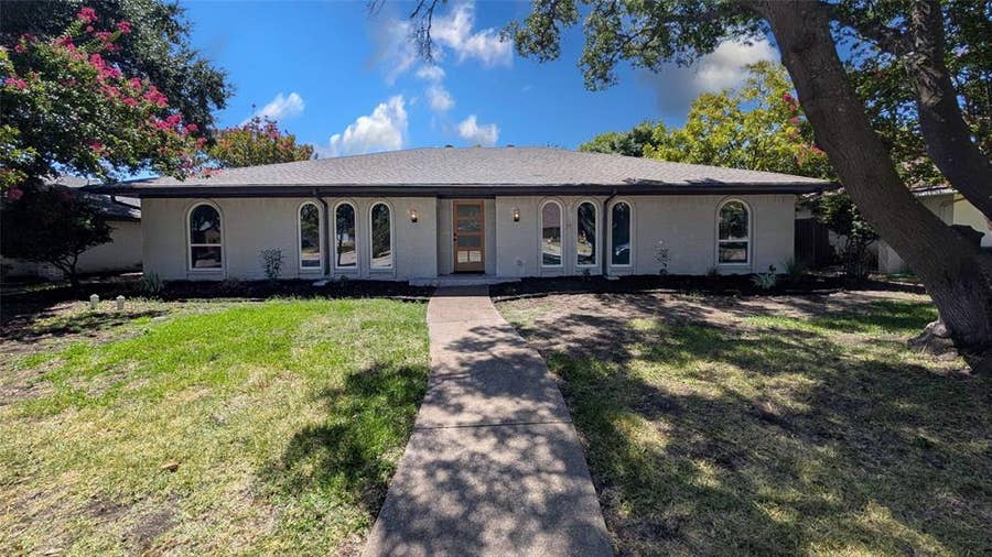 Property photo for 3024 Creekbend Drive, Plano, TX