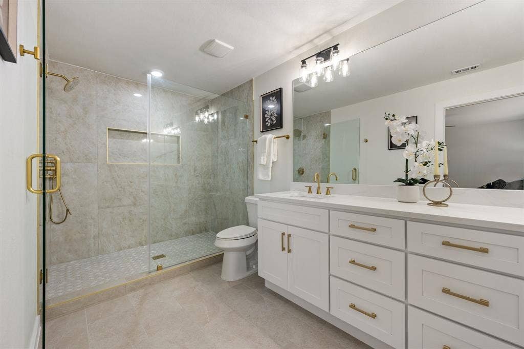2719 N Cypress Circle, Plano, TX 75075 2719 N Cypress Circle, Plano, TX 75075