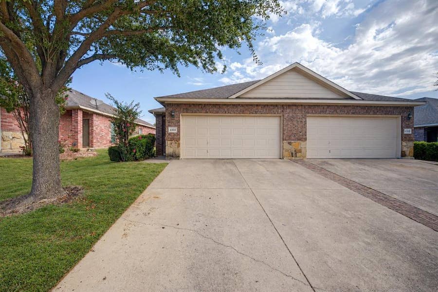 Property photo for 1314 Piedmont Drive, Mansfield, TX