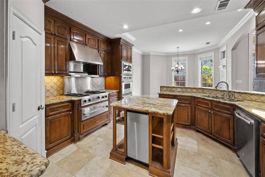 2322 Kingsmill Circle, Tyler, TX 75703 2322 Kingsmill Circle, Tyler, TX 75703
