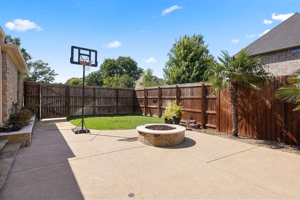 2322 Kingsmill Circle, Tyler, TX 75703 2322 Kingsmill Circle, Tyler, TX 75703
