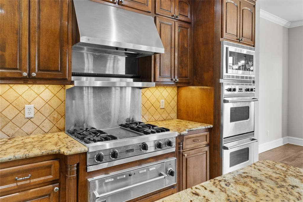 2322 Kingsmill Circle, Tyler, TX 75703 2322 Kingsmill Circle, Tyler, TX 75703