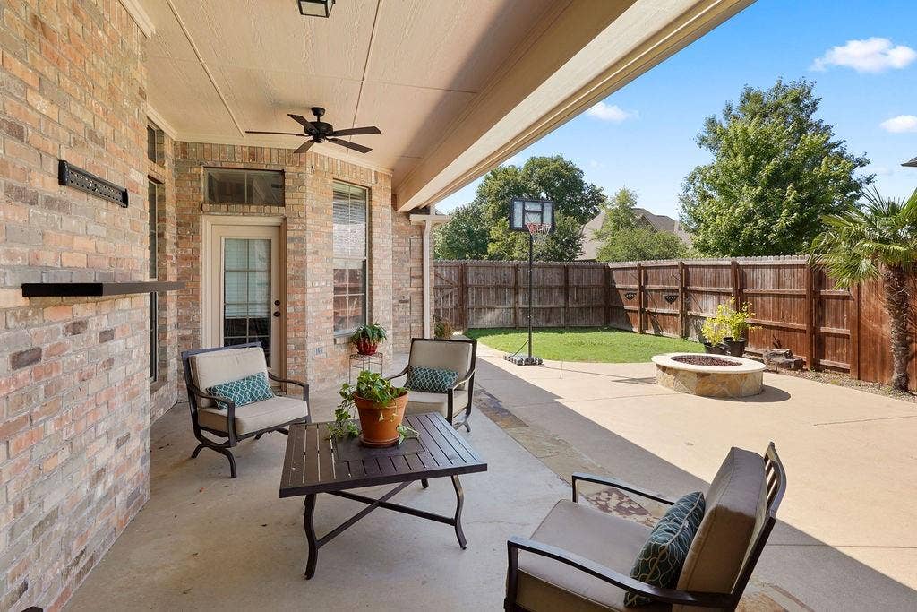 2322 Kingsmill Circle, Tyler, TX 75703 2322 Kingsmill Circle, Tyler, TX 75703