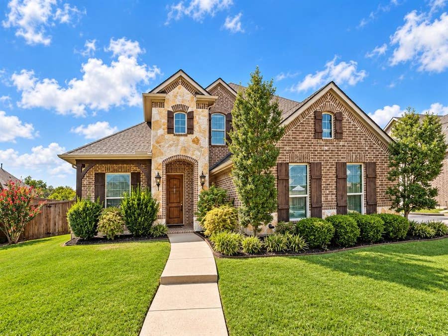 Property photo for 204 Whitewing Lane, Murphy, TX