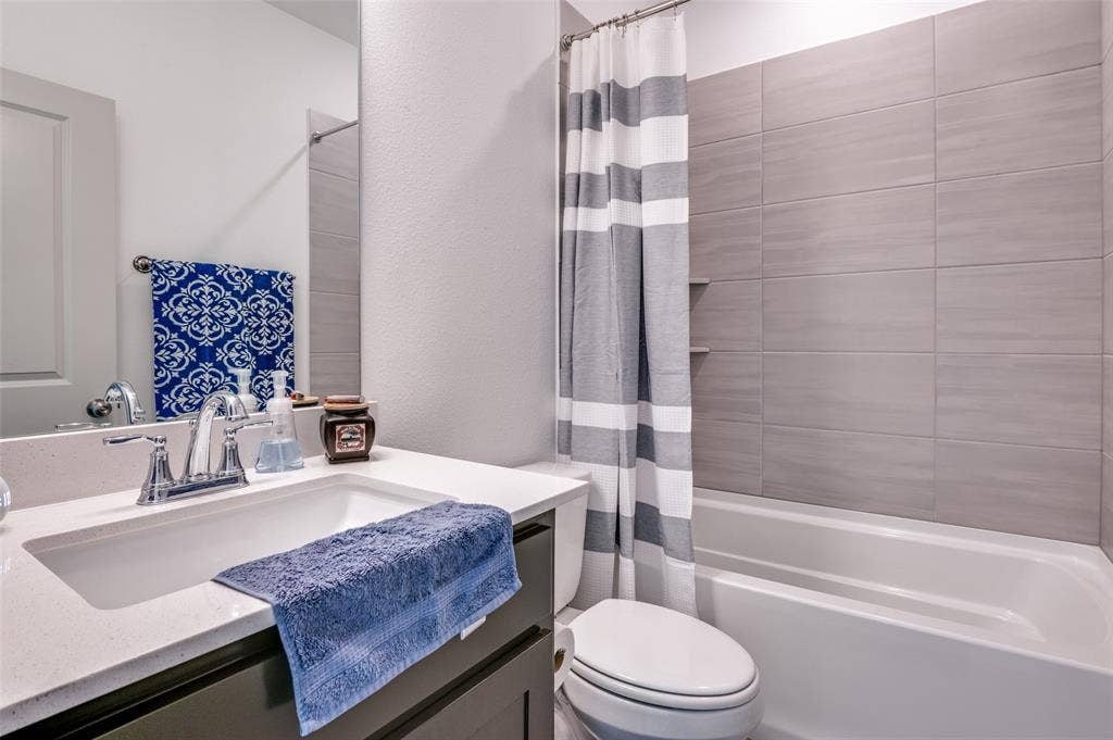8725 Phoebe Road, Frisco, TX 75035 8725 Phoebe Road, Frisco, TX 75035
