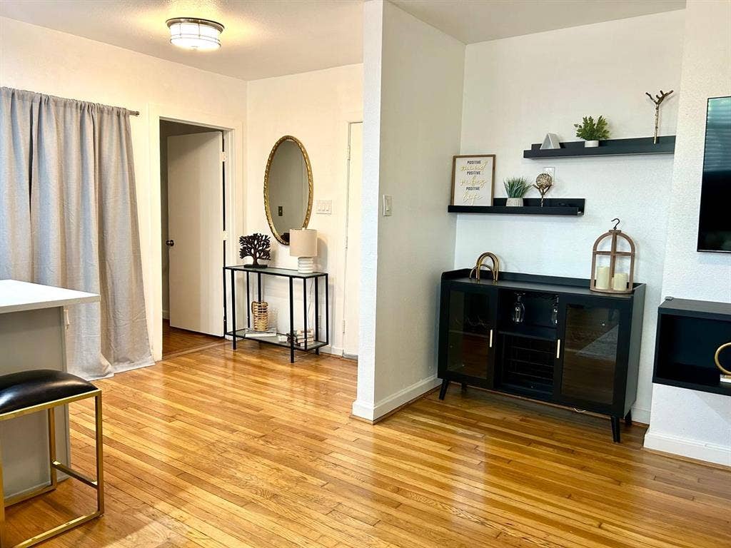 3927 Cole Avenue, #H, Dallas, TX 75204 3927 Cole Avenue, #H, Dallas, TX 75204