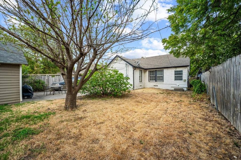 2614 Roanoke Avenue, Dallas, TX 75235 2614 Roanoke Avenue, Dallas, TX 75235