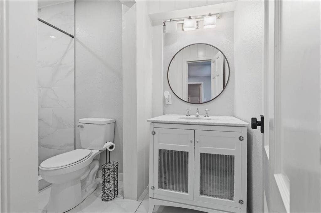 2614 Roanoke Avenue, Dallas, TX 75235 2614 Roanoke Avenue, Dallas, TX 75235