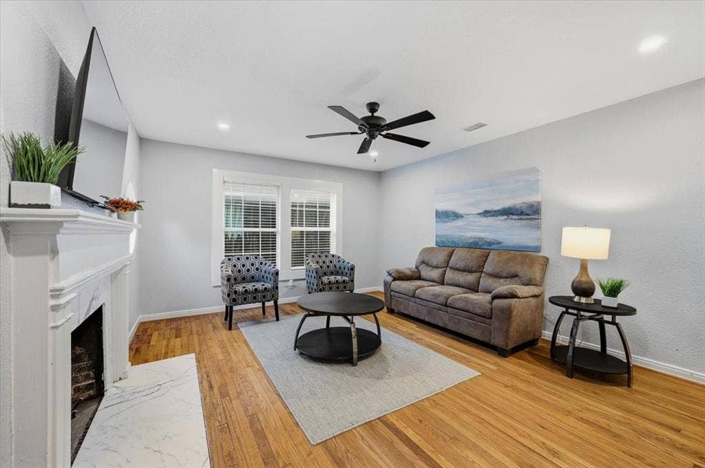 2614 Roanoke Avenue, Dallas, TX 75235 2614 Roanoke Avenue, Dallas, TX 75235
