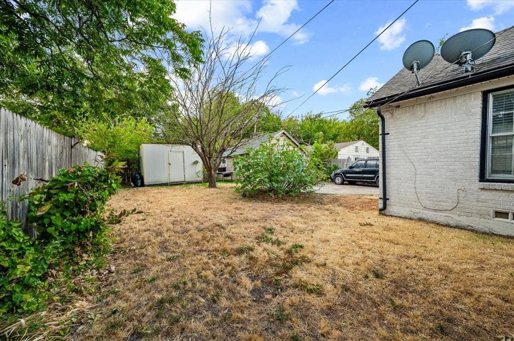 2614 Roanoke Avenue, Dallas, TX 75235 2614 Roanoke Avenue, Dallas, TX 75235