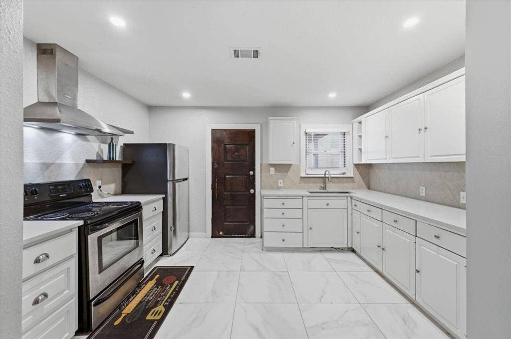 2614 Roanoke Avenue, Dallas, TX 75235 2614 Roanoke Avenue, Dallas, TX 75235