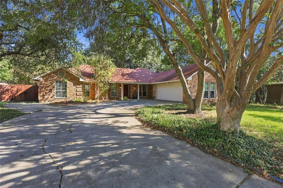 Property photo for 1309 Oxford Lane, Denton, TX