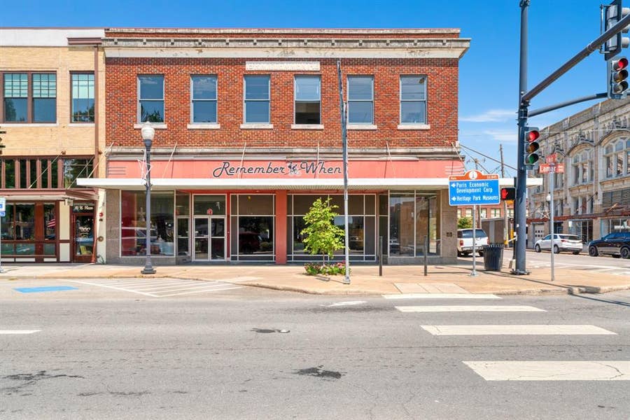 Property photo for 4 N PLAZA, Paris, TX