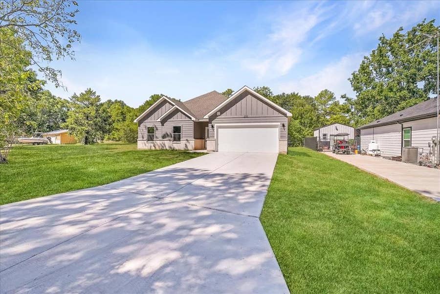 Property photo for 200 Harris Harbor, East Tawakoni, TX