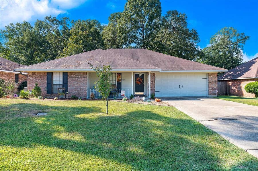 Property photo for 9928 Hidden Branch Lane, Shreveport, LA