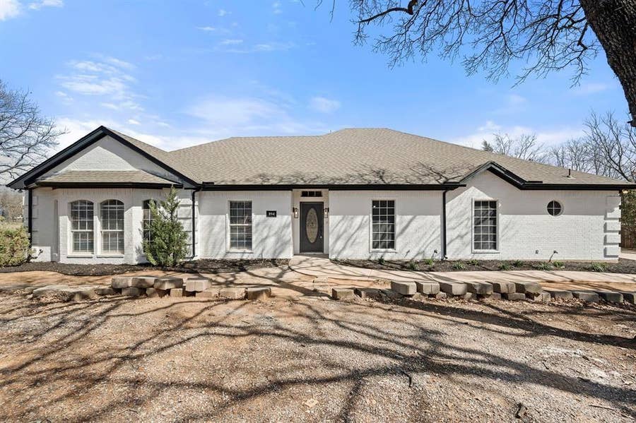 Property photo for 894 Tate Street, Mansfield, TX