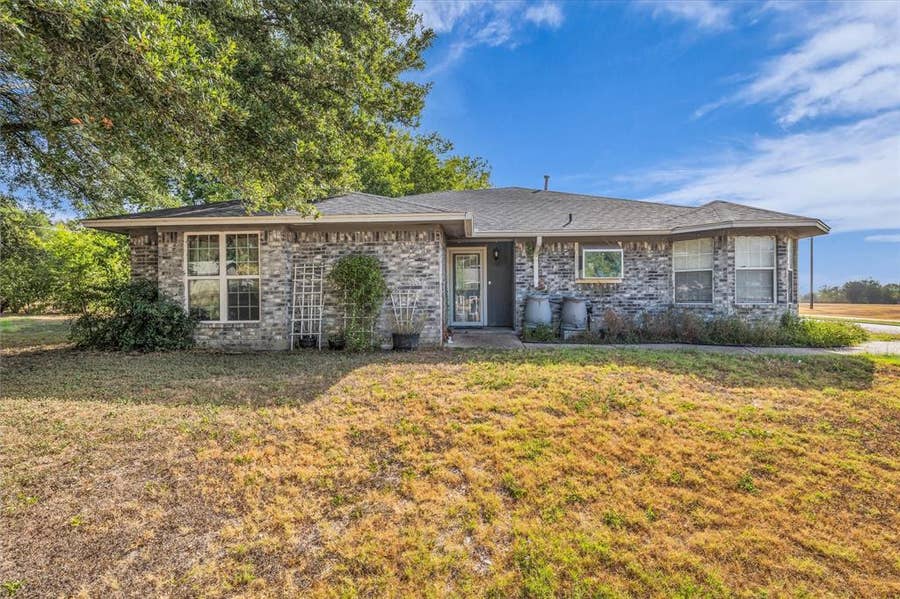 Property photo for 1936 Post Oak Drive, Waco, TX