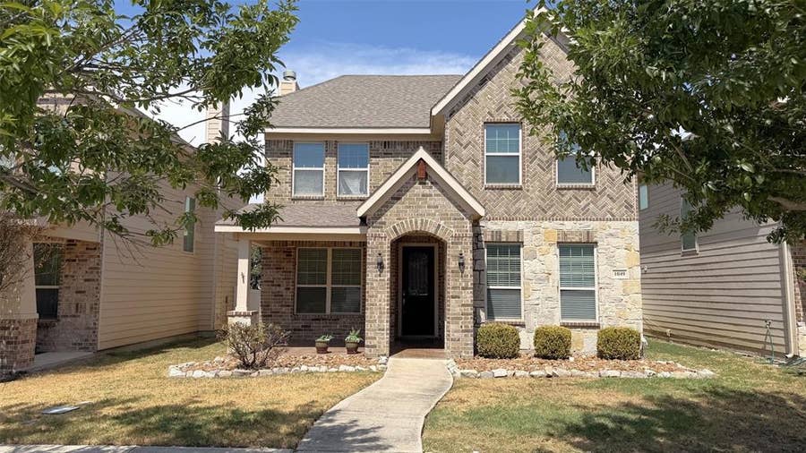 Property photo for 1049 Marietta Lane, Aubrey, TX