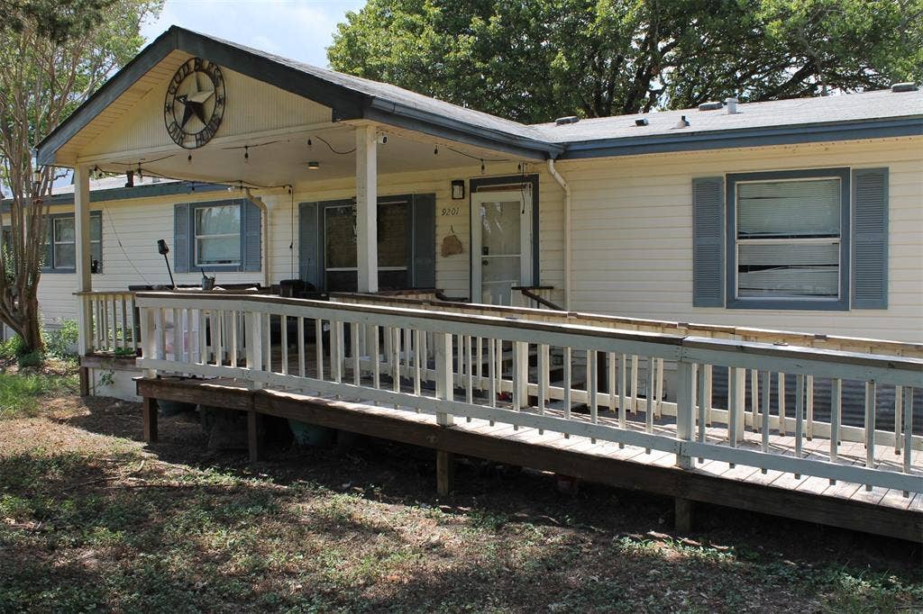 9201 Enchanted Oak Drive, Mabank, TX 75156 9201 Enchanted Oak Drive, Mabank, TX 75156
