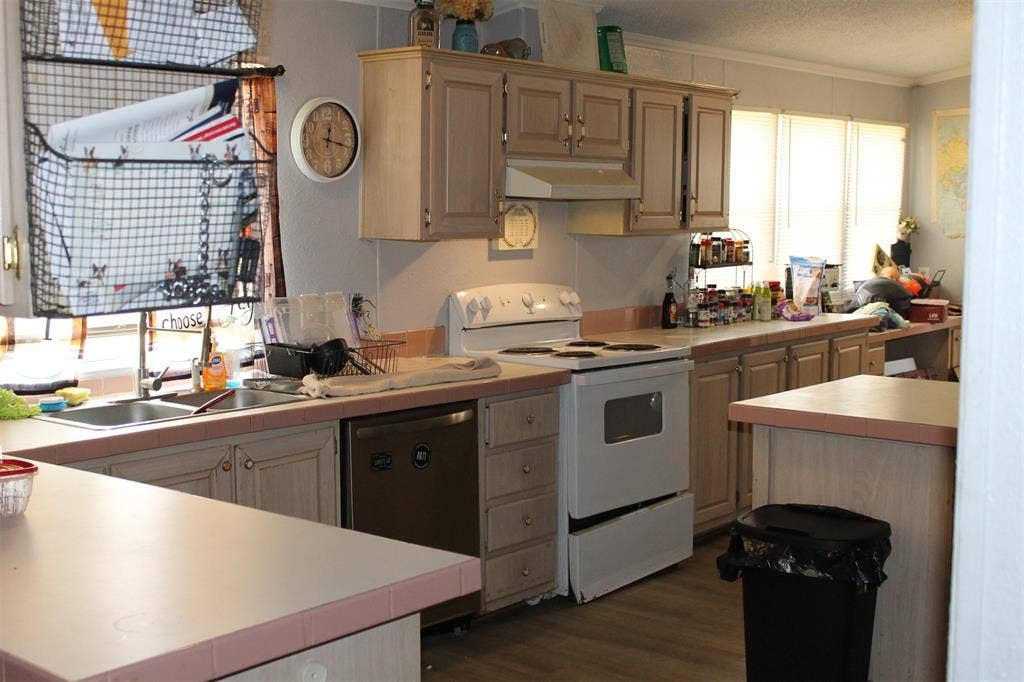9201 Enchanted Oak Drive, Mabank, TX 75156 9201 Enchanted Oak Drive, Mabank, TX 75156