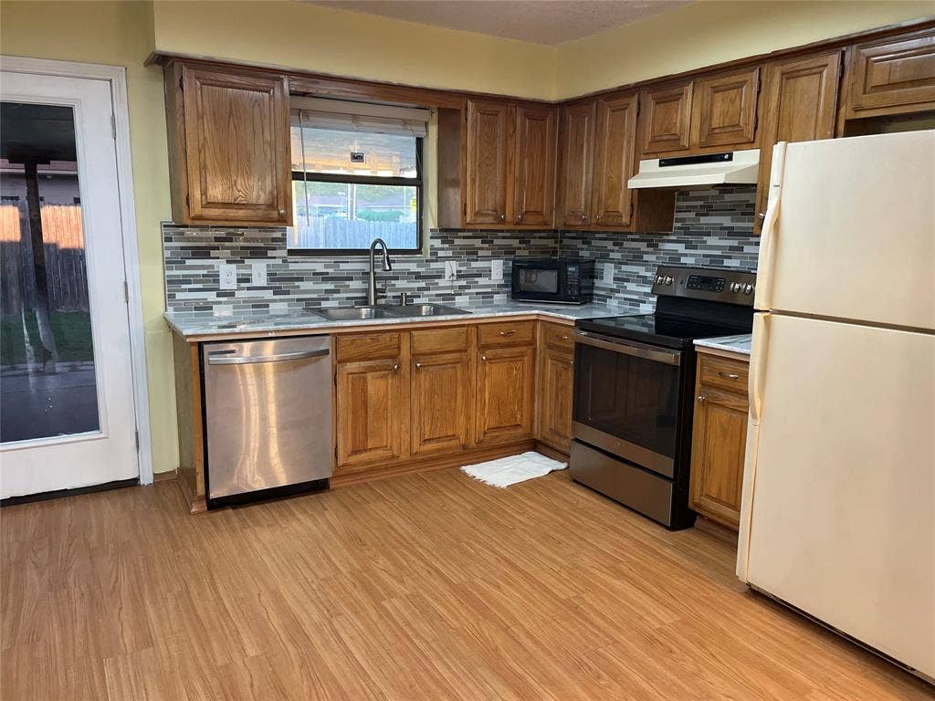 2000 Ann Avenue, Carrollton, TX 75006 2000 Ann Avenue, Carrollton, TX 75006