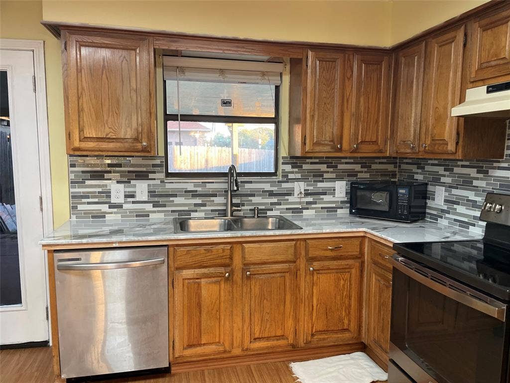 2000 Ann Avenue, Carrollton, TX 75006 2000 Ann Avenue, Carrollton, TX 75006