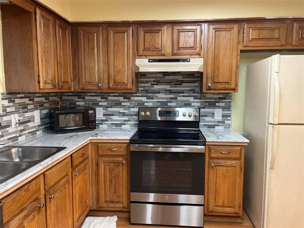 2000 Ann Avenue, Carrollton, TX 75006 2000 Ann Avenue, Carrollton, TX 75006