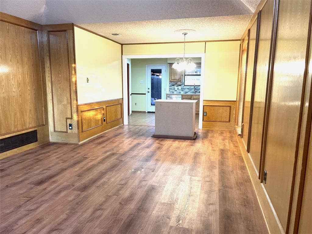 2000 Ann Avenue, Carrollton, TX 75006 2000 Ann Avenue, Carrollton, TX 75006