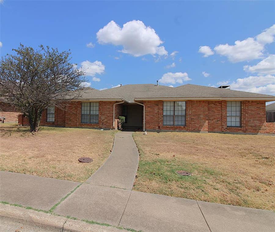 Property photo for 1232 Mockingbird Lane, DeSoto, TX