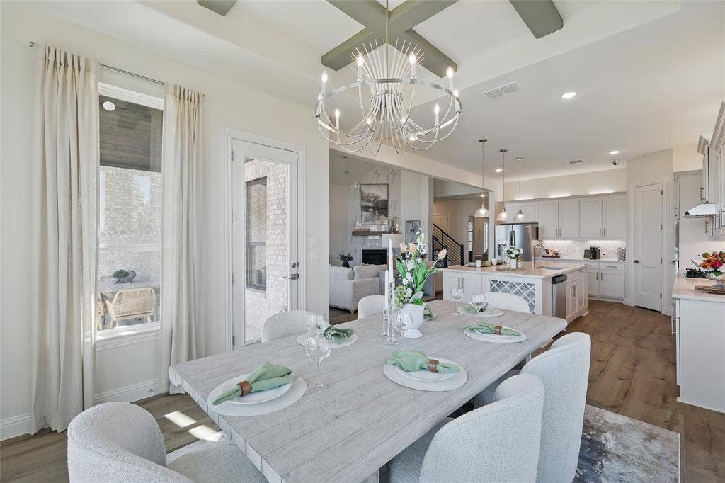 318 Trinity Court, Shady Shores, TX 76208 Model home photos of similar floorplans, not pictures of actual home.