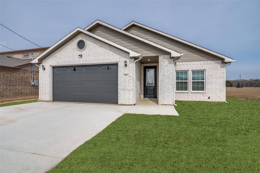 Property photo for 107 Scenic Road, Trinidad, TX