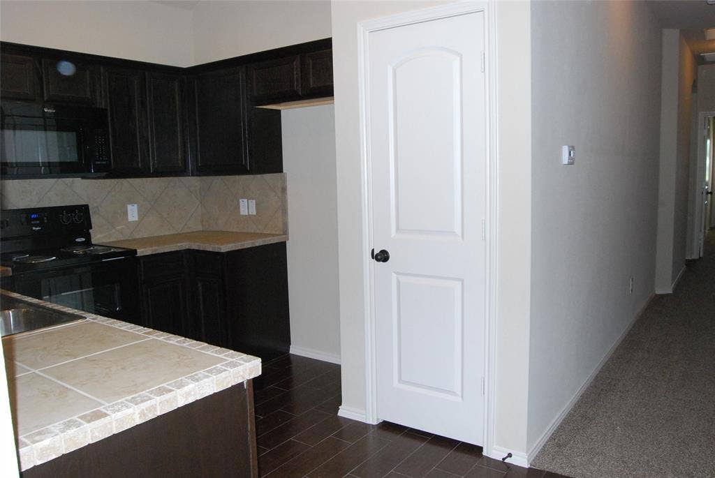 371 Orbit Drive, Lavon, TX 75166 371 Orbit Drive, Lavon, TX 75166