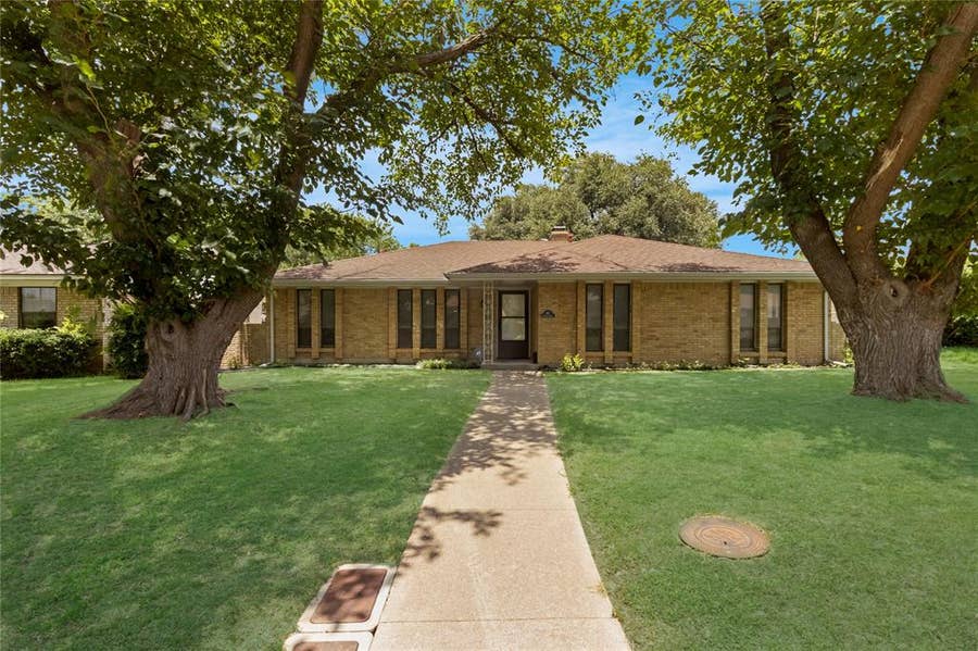 Property photo for 631 E Cherry Street, Duncanville, TX