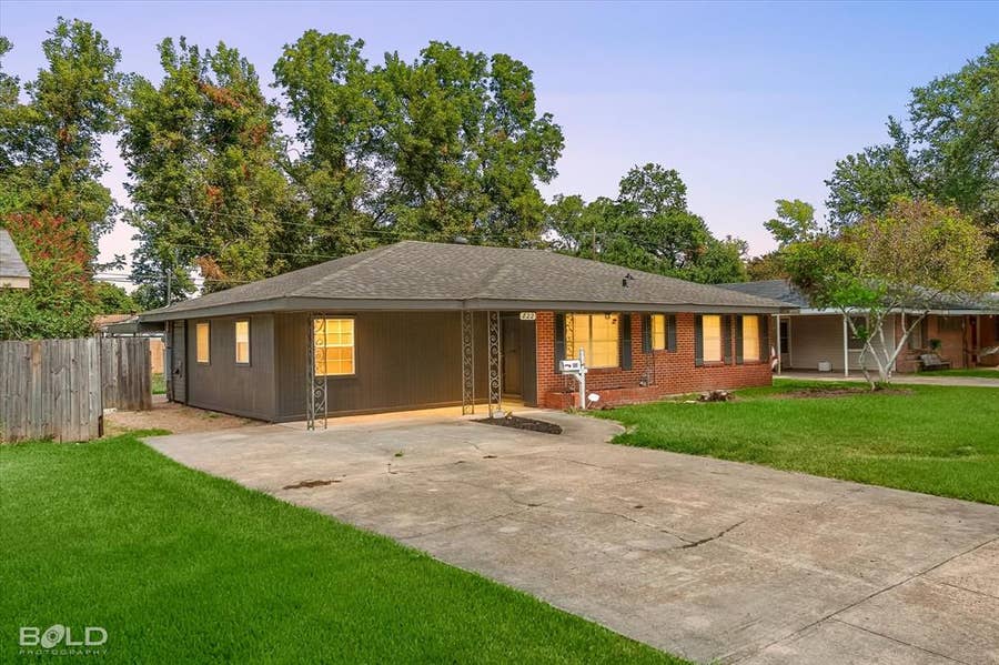 Property photo for 822 E River Road, Shreveport, LA