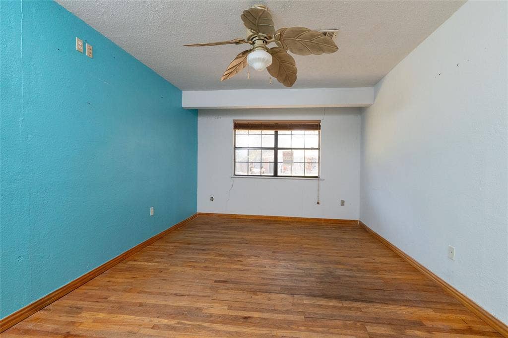 3264 Hillglenn Road, Dallas, TX 75228