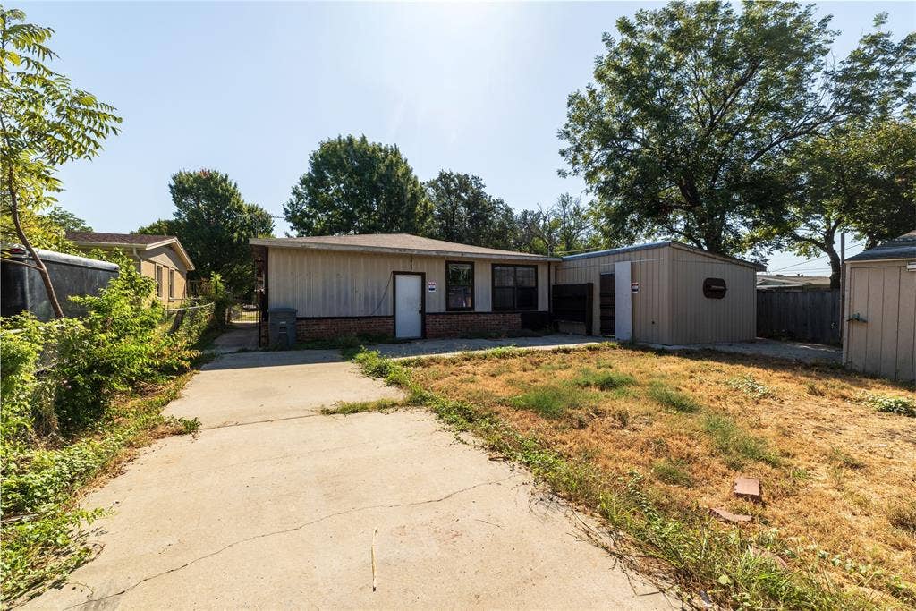 3264 Hillglenn Road, Dallas, TX 75228