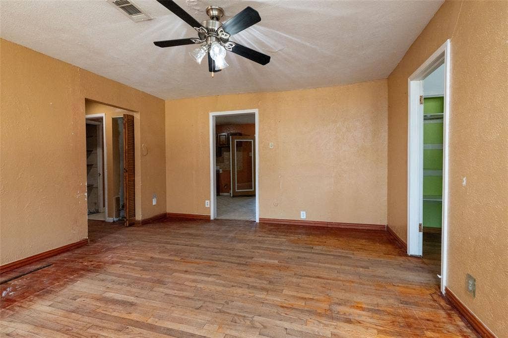 3264 Hillglenn Road, Dallas, TX 75228