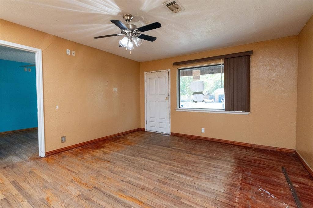 3264 Hillglenn Road, Dallas, TX 75228