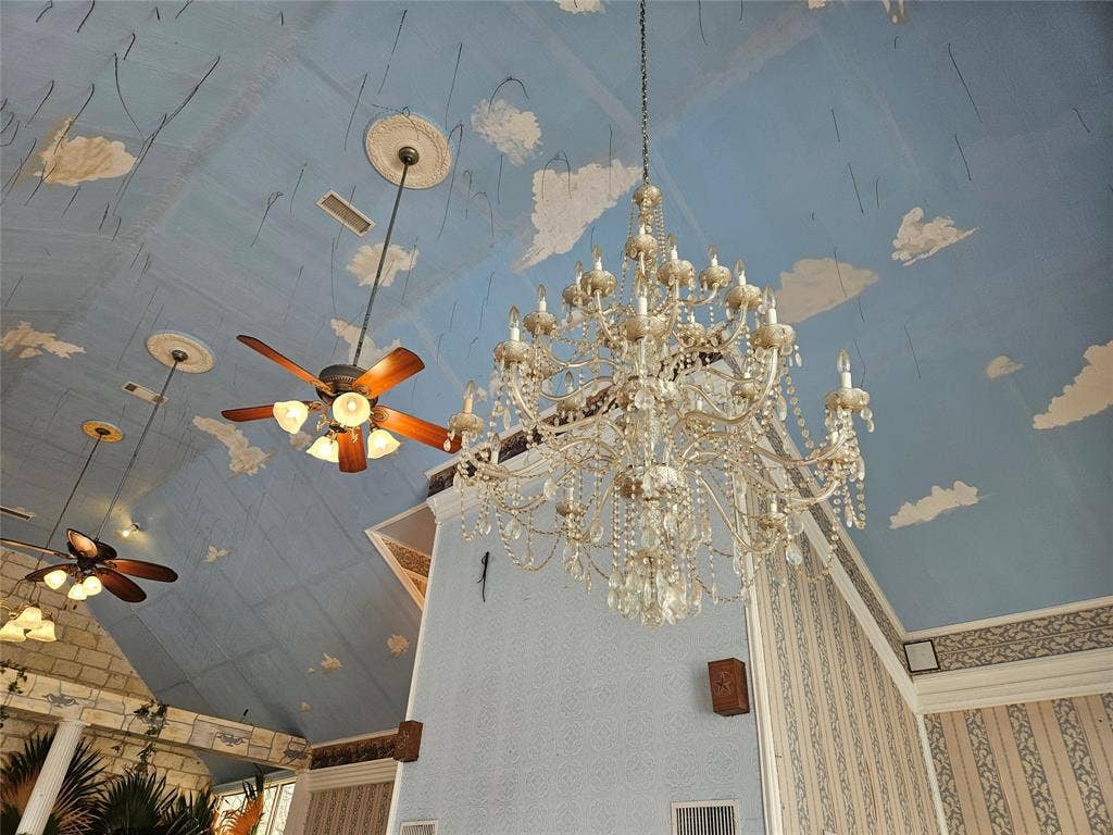 716 Dogwood Street, Robinson, TX 76706 Detailed view of a ceiling fan and suspended lighting