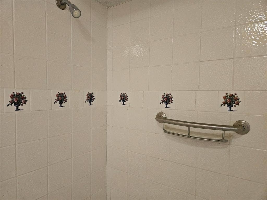 716 Dogwood Street, Robinson, TX 76706 Bathroom view of tiled shower