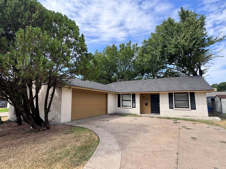 Property photo for 1610 Kingston Drive, Grand Prairie, TX