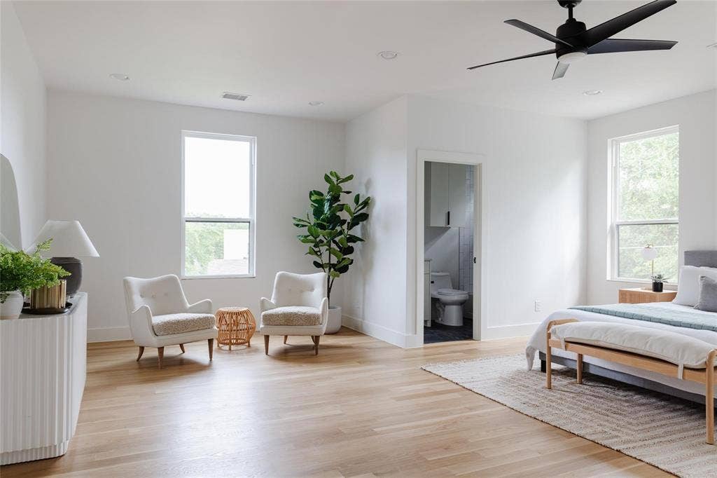 939 N Buckner Boulevard, Dallas, TX 75218 Guest quarters