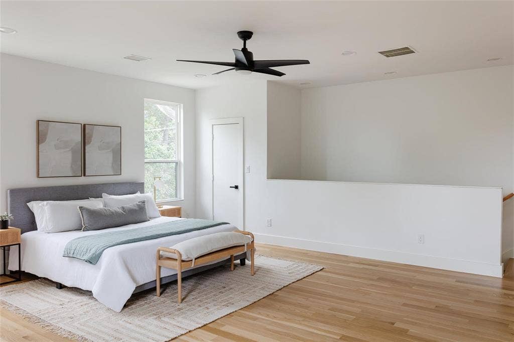 939 N Buckner Boulevard, Dallas, TX 75218 Guest Quarters