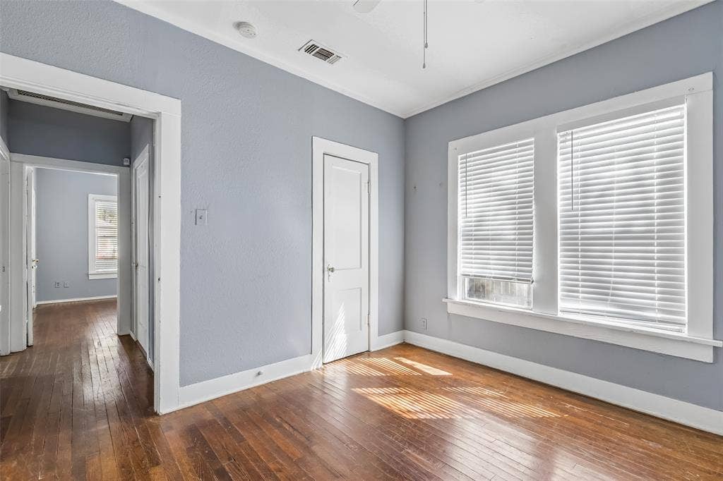 503 W Sycamore Street, Denton, TX 76201 503 W Sycamore Street, Denton, TX 76201