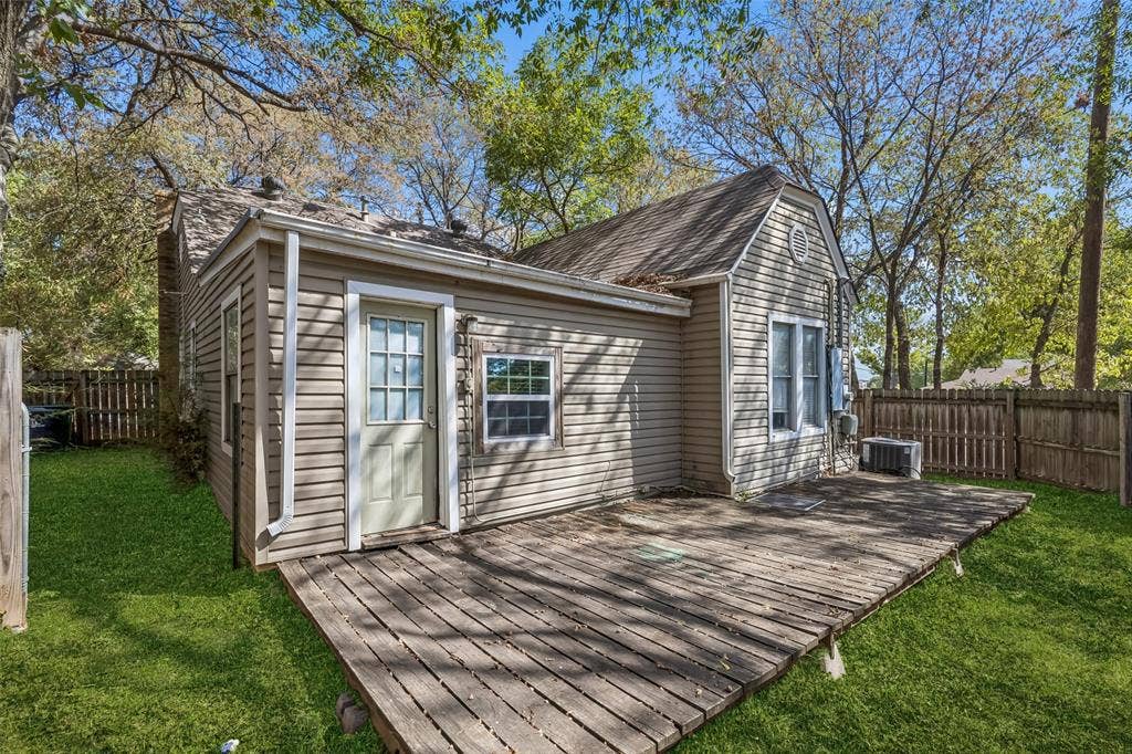 503 W Sycamore Street, Denton, TX 76201 503 W Sycamore Street, Denton, TX 76201