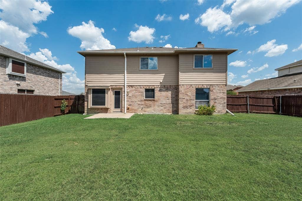 906 Bayshore Drive, Mansfield, TX 76063