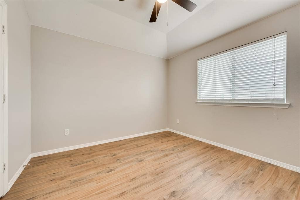 906 Bayshore Drive, Mansfield, TX 76063