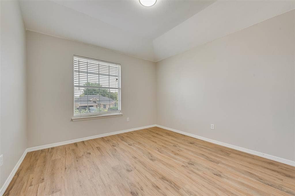 906 Bayshore Drive, Mansfield, TX 76063