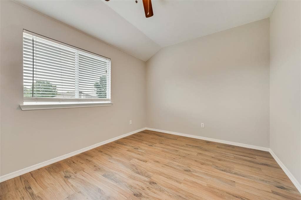 906 Bayshore Drive, Mansfield, TX 76063