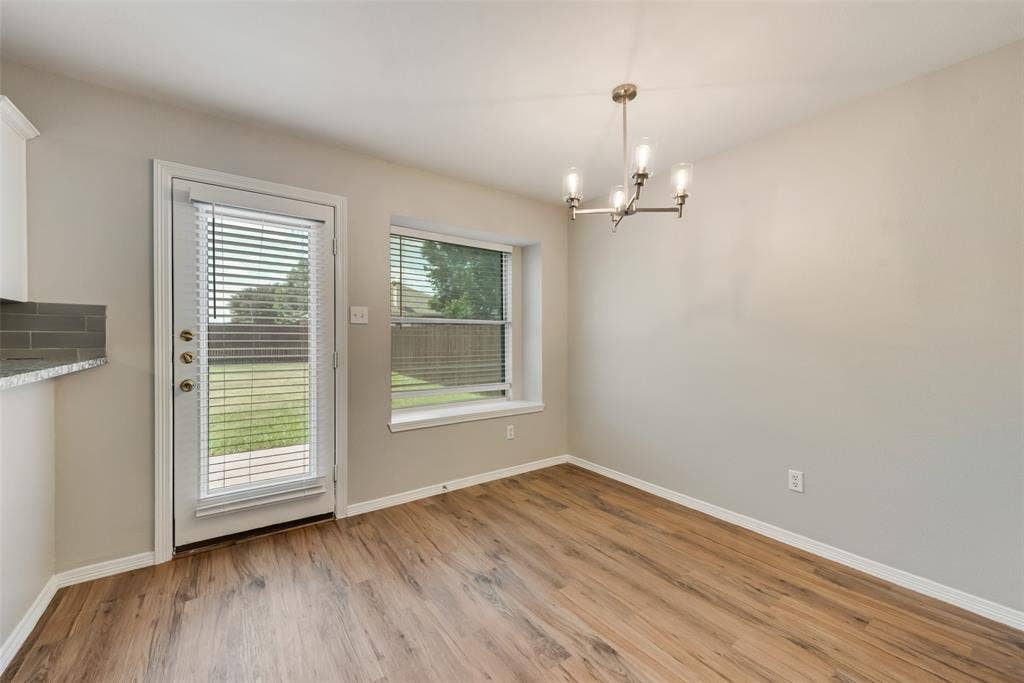 906 Bayshore Drive, Mansfield, TX 76063
